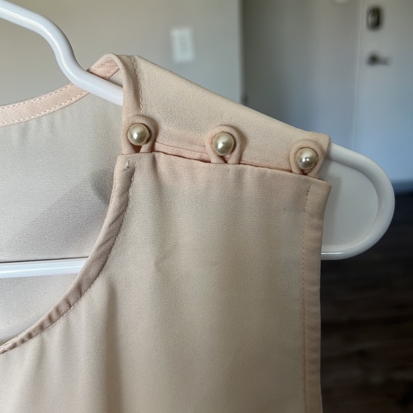 Beautiful bow and tie detailed, cold shoulder/ peek a boo top - Picture 3 of 5